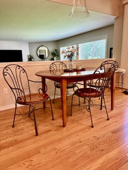 Ethan Allen Maple Table & Chairs