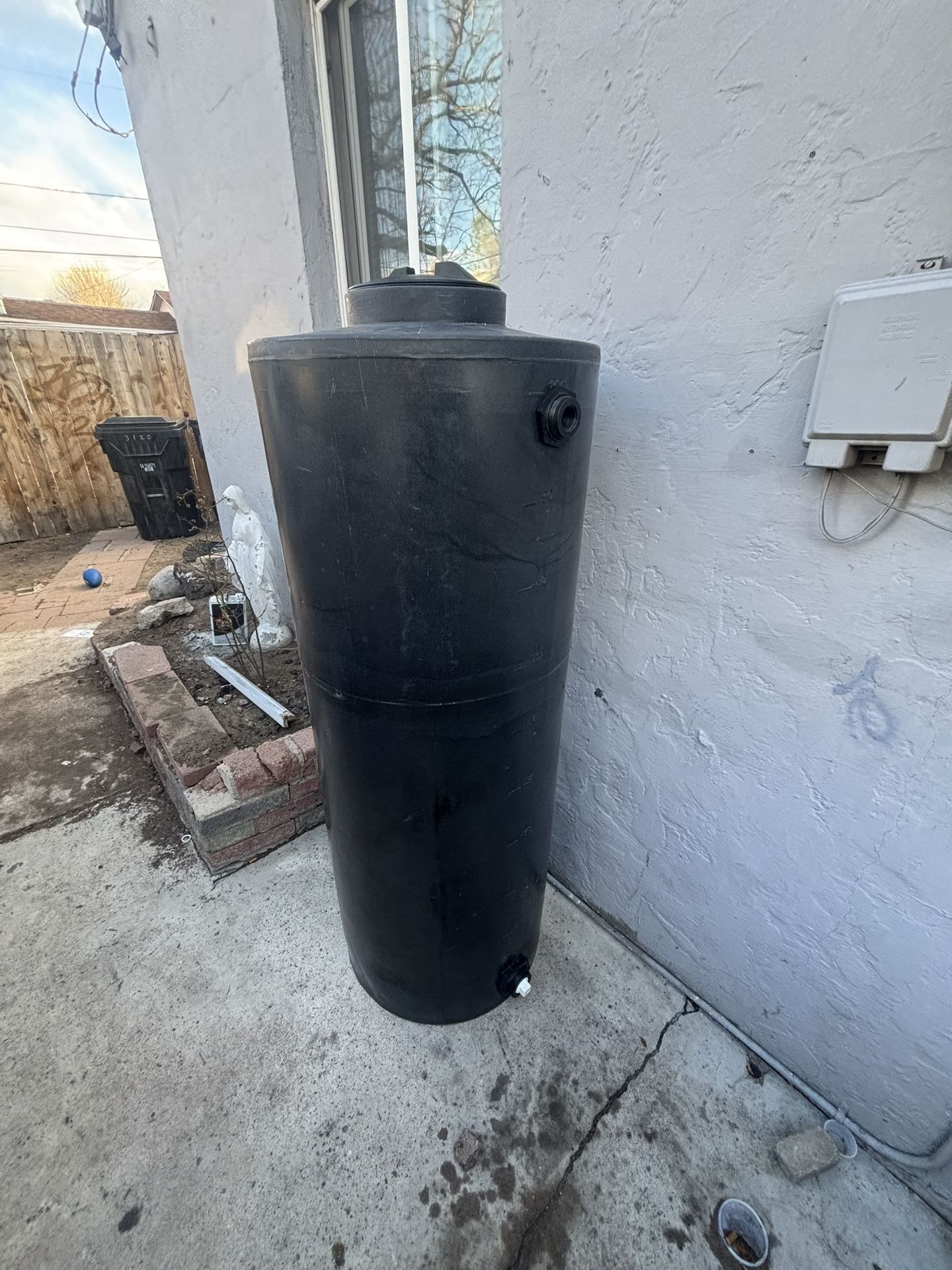 Water Gallon/tank 100 Gallons