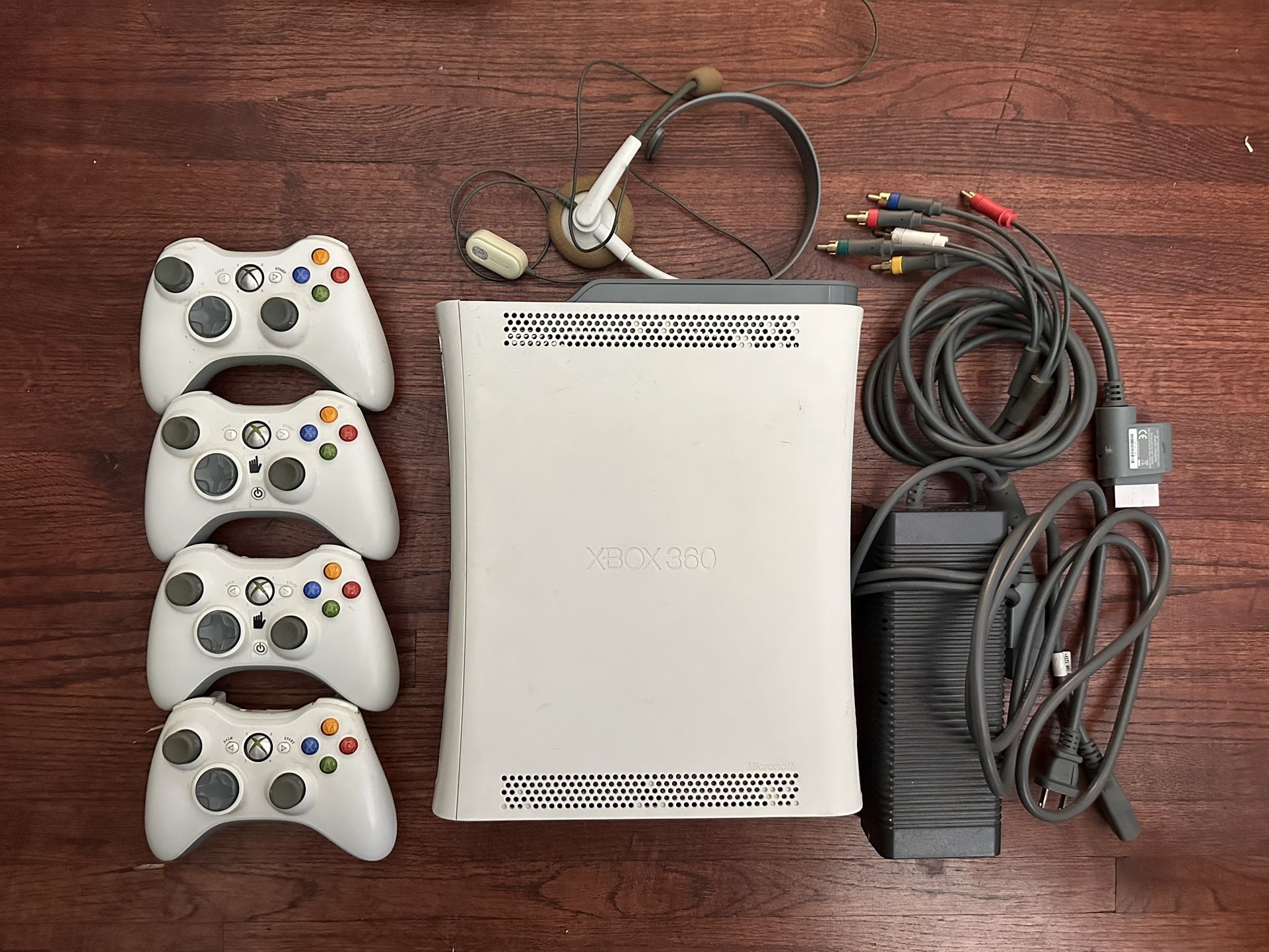 Xbox 360 250 GB HDD FFXIII edition with 4 controllers and 10 games