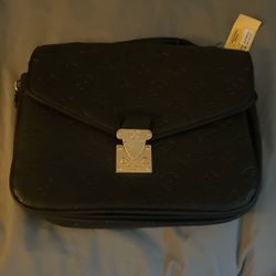 Louis Vuitton Shoulder Bag