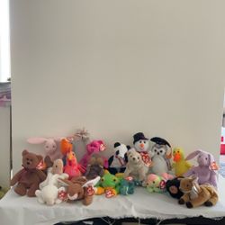 TY Beanie Babies New With Tags Lot of 20 Ears Smoochy Almond Whisper Sammy Etc
