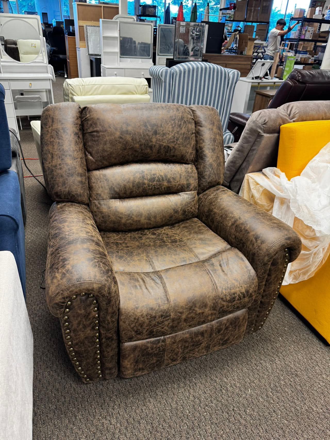 Electric Recliner Chair W/Breathable Bonded Leather, Classic Single Sofa Home Theater Recliner Seating W/USB Port (Nut Brown)