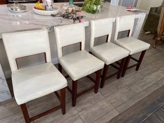 Bar stools (4)