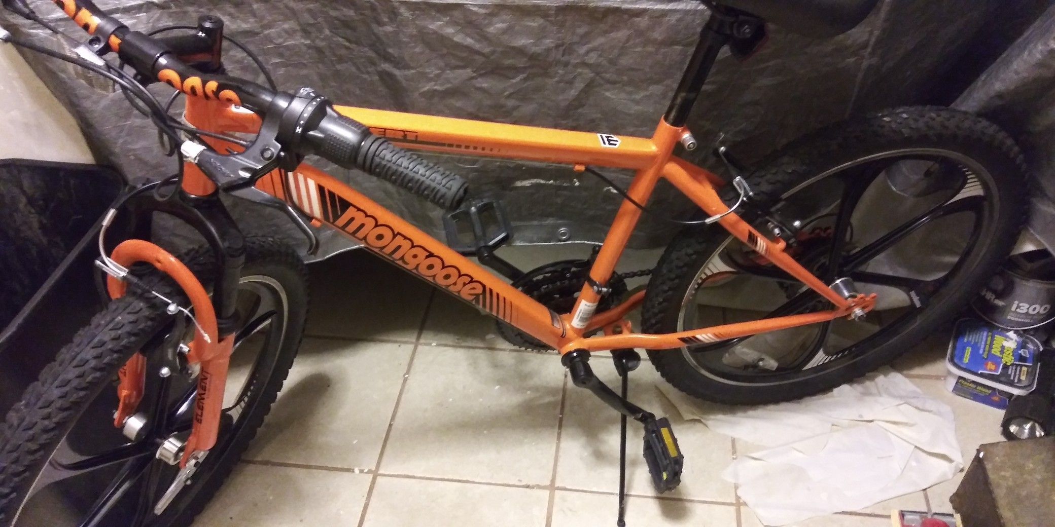 Brand new Mongoose Mountain Bike road once for 30 seconds really nice