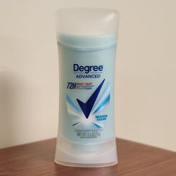 Degree Advanced Long Lasting Women’s Antiperspirant Deodorant – Shower Clean (2.6 oz)
