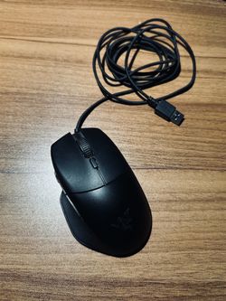 Razor wired gaming mouse