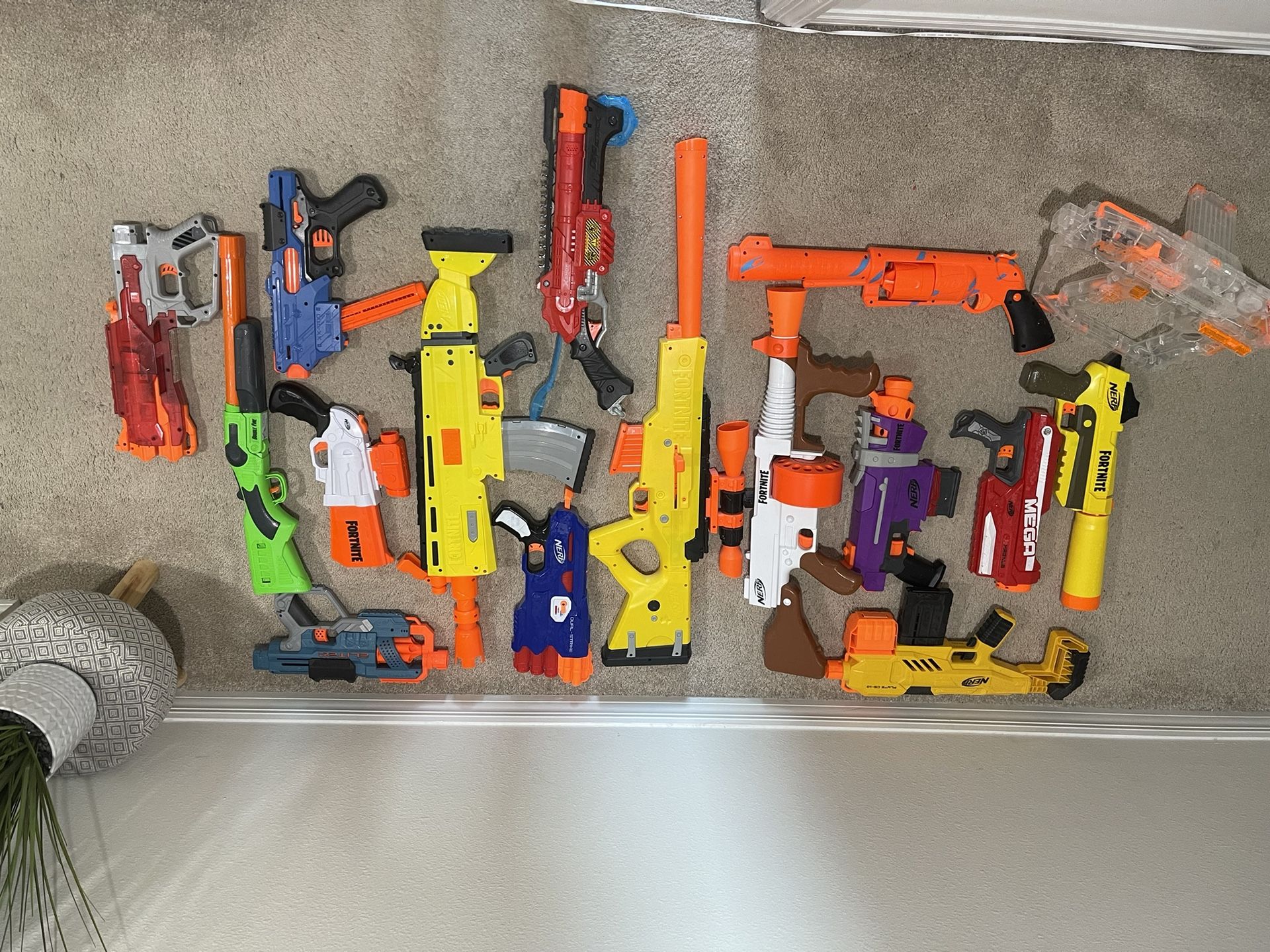 16 Nerf Gun 