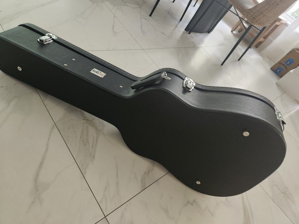 Gearlux Dreadnought Acoustic Guitar Hardshell Case with Accessory Compartment - Black