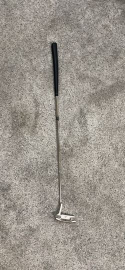 Golf putter