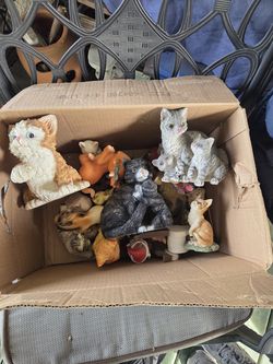 Box of Cat figures