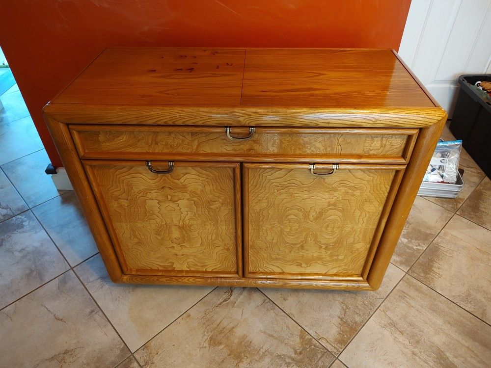 Broyhill Server Buffet 