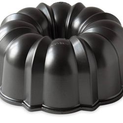 Nordic Ware Original Bundt, 12-Cup, Graphite