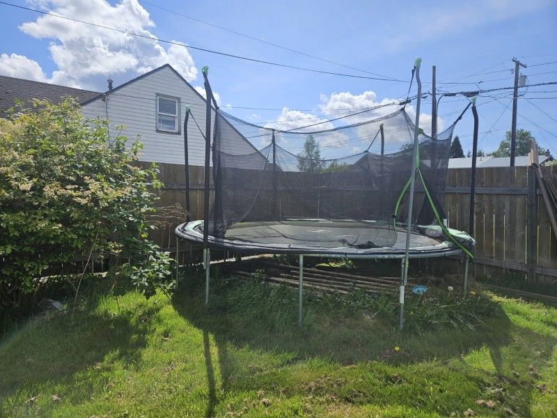 14' Trampoline