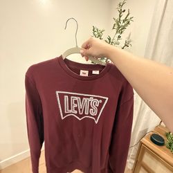 Medium Levi’s crewneck