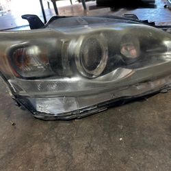 Lexus CT 200h headlight