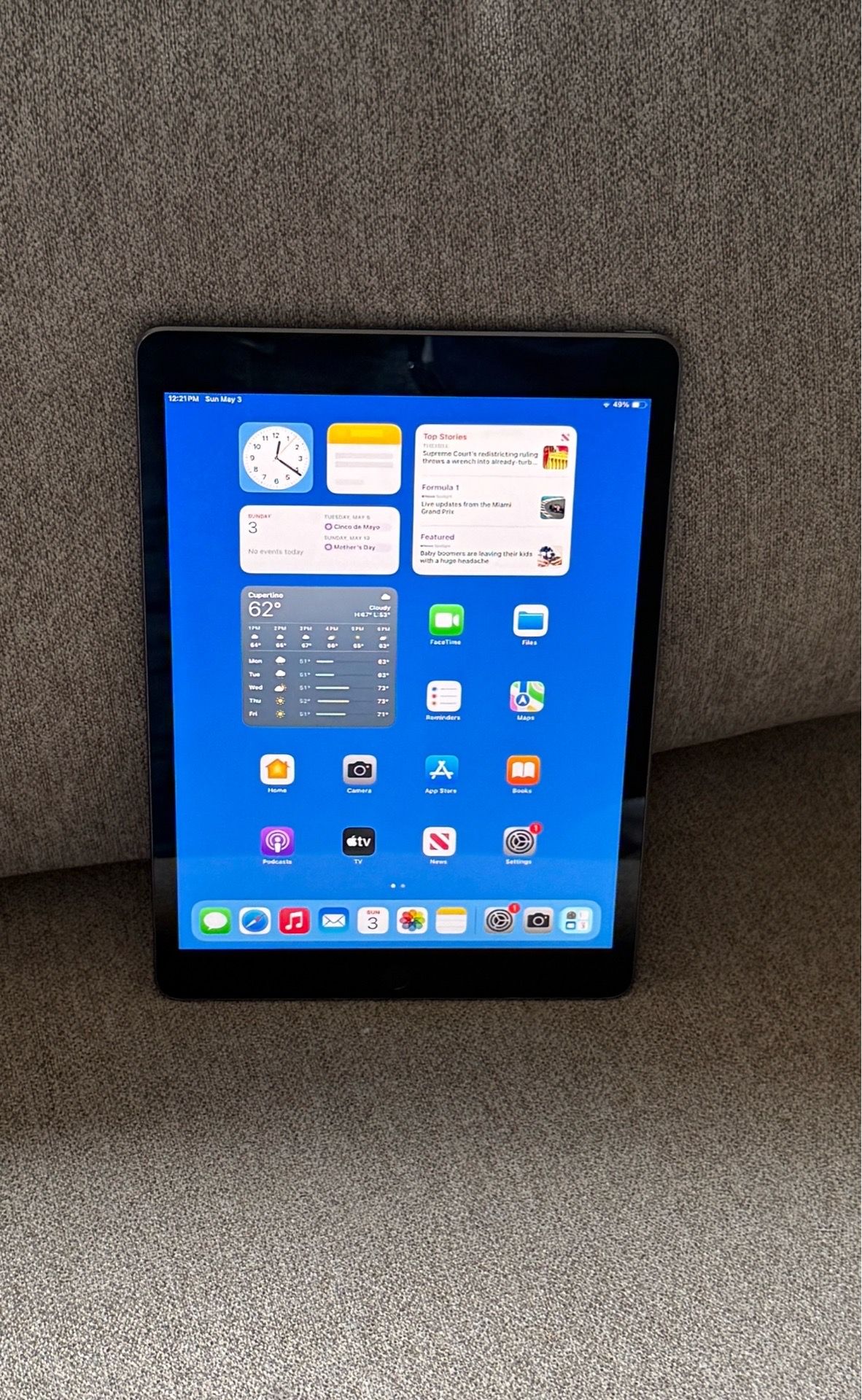 Apple iPad (7th Generation) - 32GB - Space Gray