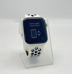 Apple Watch SE A2354 44mm GPS + Cellular Silver Aluminum Unlocked Used