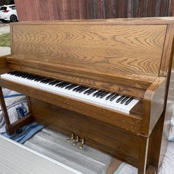 1988 Everett Upright Piano - Includes Delivery 