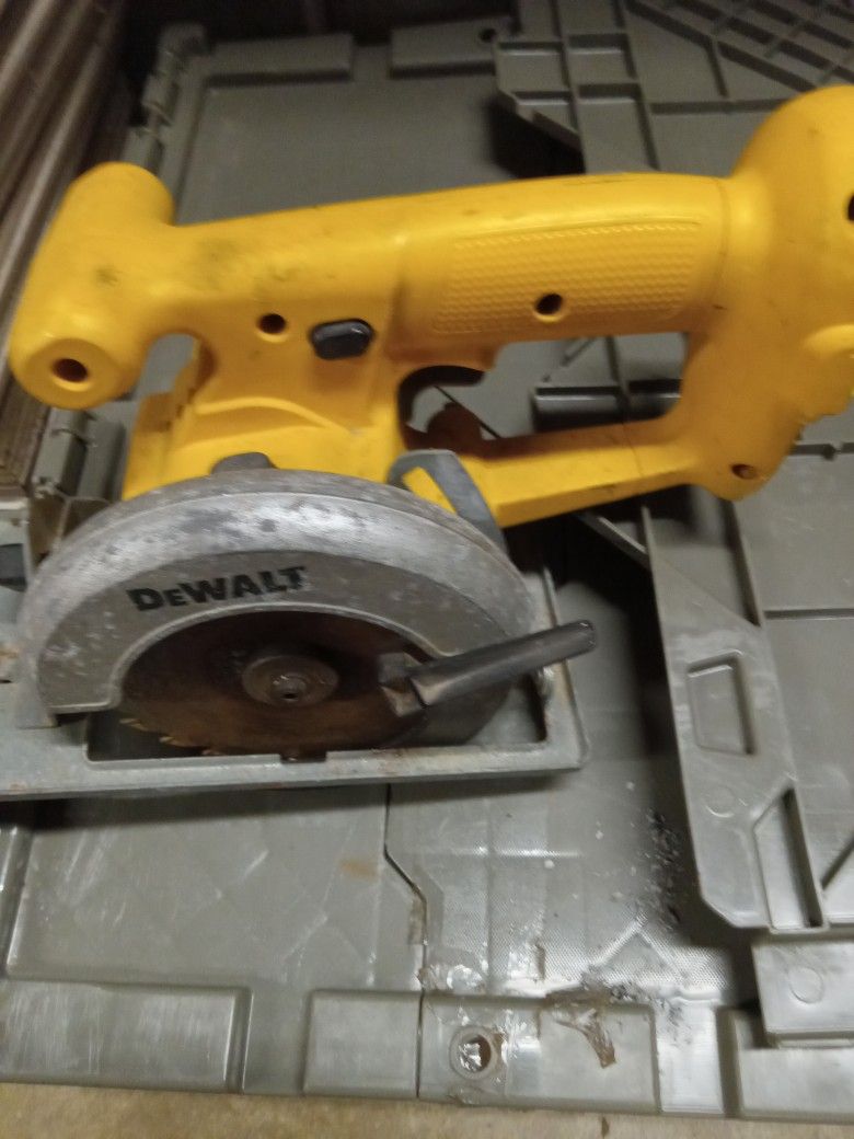 Dewalt Circular Saw