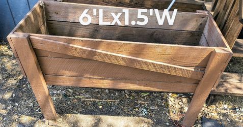 Raised Wooden Flower/Vegetable Bin