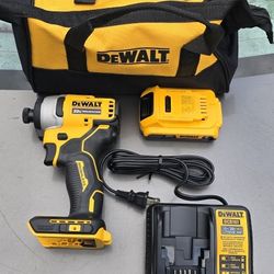 DeWalt Atomic Impact Driver DCF809