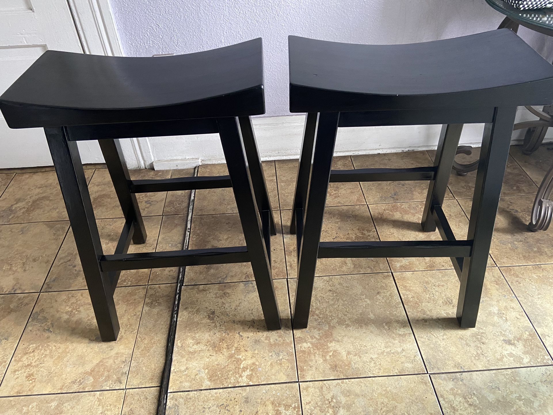 24’’ Trenton Counter Height Barstool Threshold.