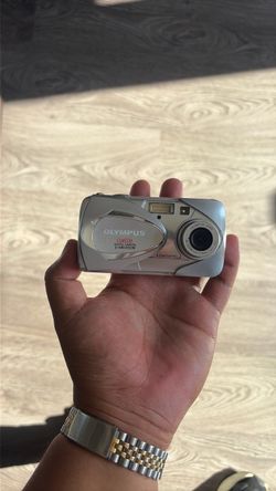 Vintage Olympus D-580 Zoom Digital Camera Digi Cam