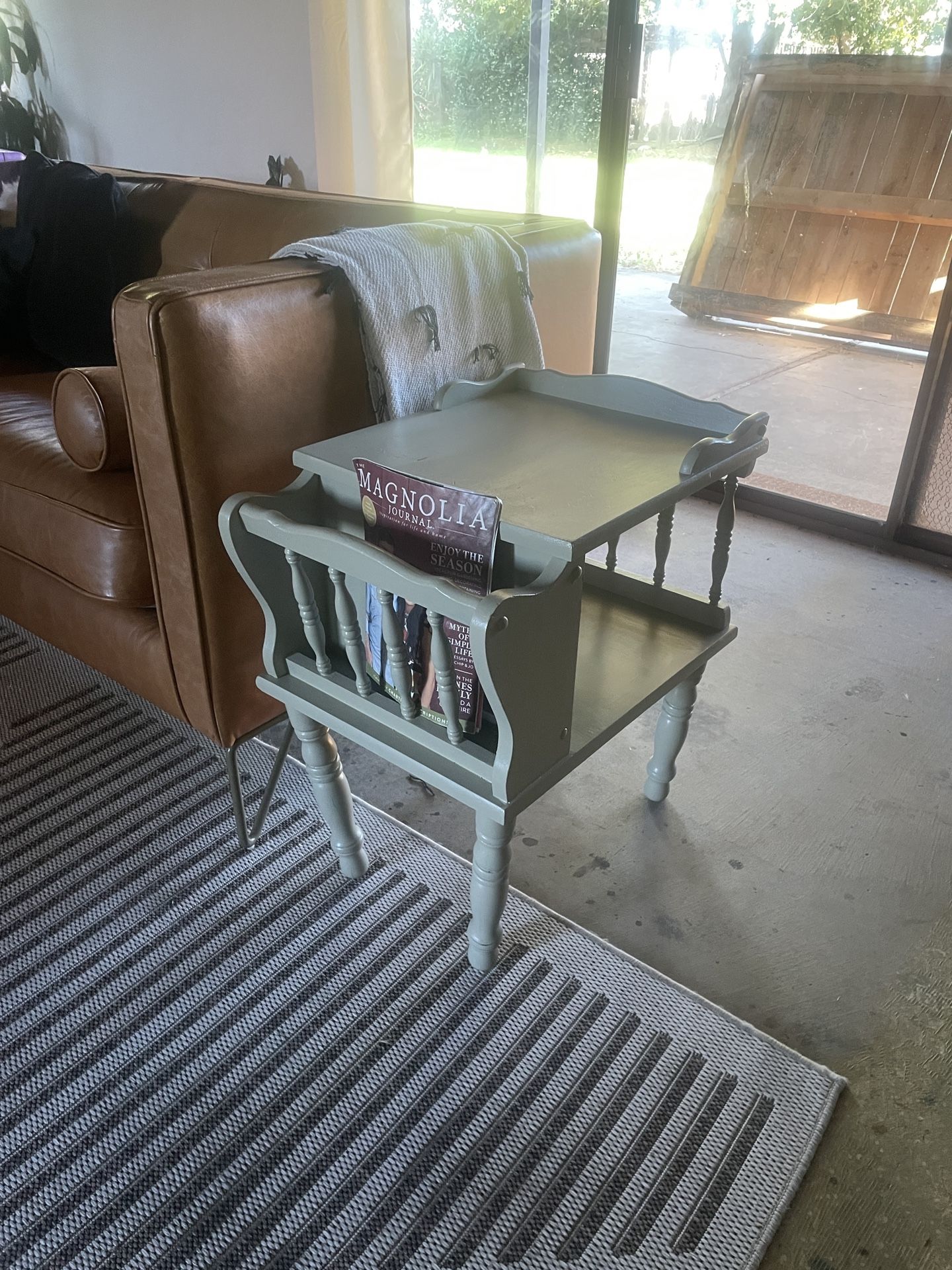 Magazine And End Table