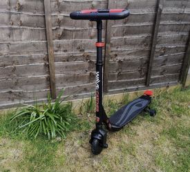 Rollplay 24V Wave Catcher Battery Scooter