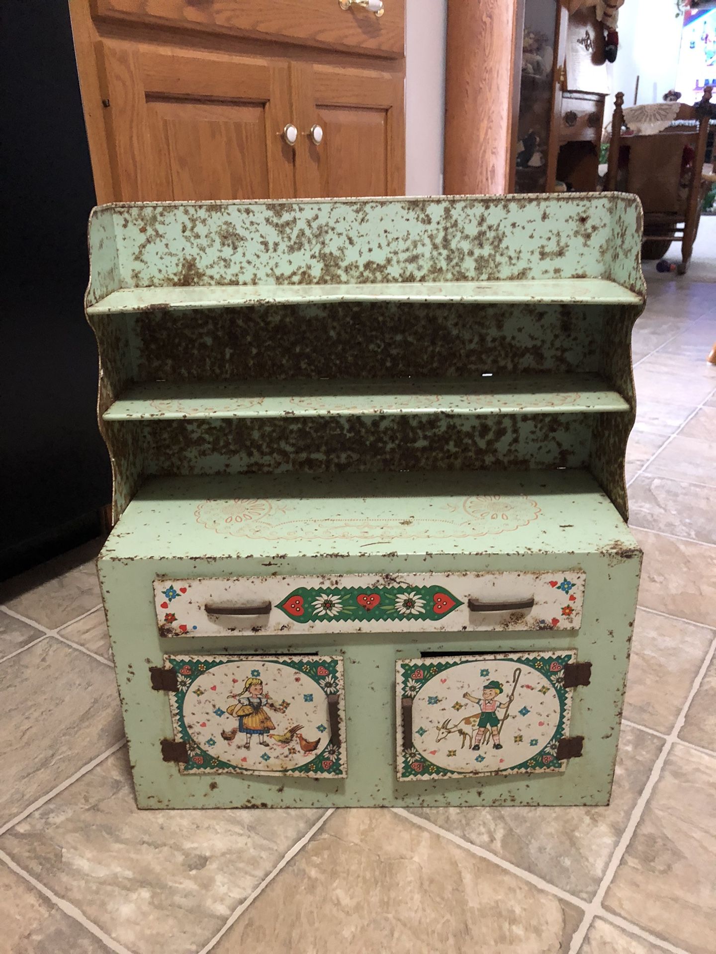 Vintage Wolverine Child’s Tin Litho Kitchen Cabinet / Hutch