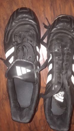 Soccer cleats