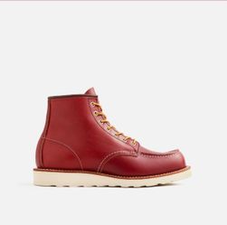 Size 8 CLASSIC MOC® Men's 6-inch boot in Oro Russet Leather