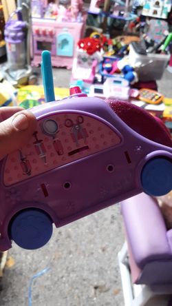 Doc mobile small signs and moves