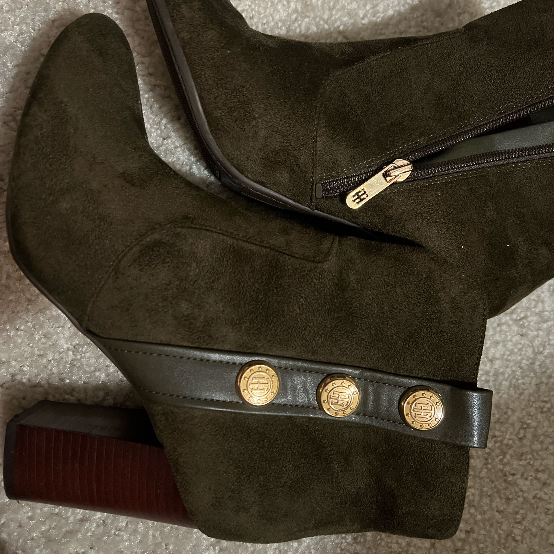 Tommy Hilfiger Green Suede Ankle Boots, Size 9 - Like New 