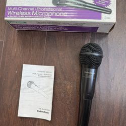 Multi Channel Professional Wireless Microphone 