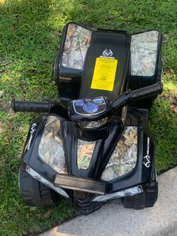 KIDS 4 WHEELER REALTREE CAMO CLEAN CONDITION