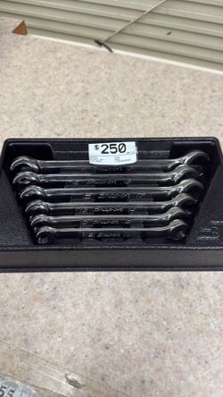 Snap on wrench set