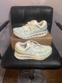 On cloud surfer size 8.5 Women’s $95
