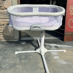 Halo BassiNest Swivel Sleeper bassinet Crib Baby Crib