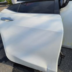 16.19 Maxima Right Rear Door Assbly