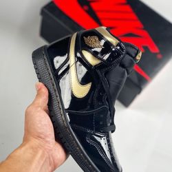 Jordan 1 High Black Metallic Gold 18