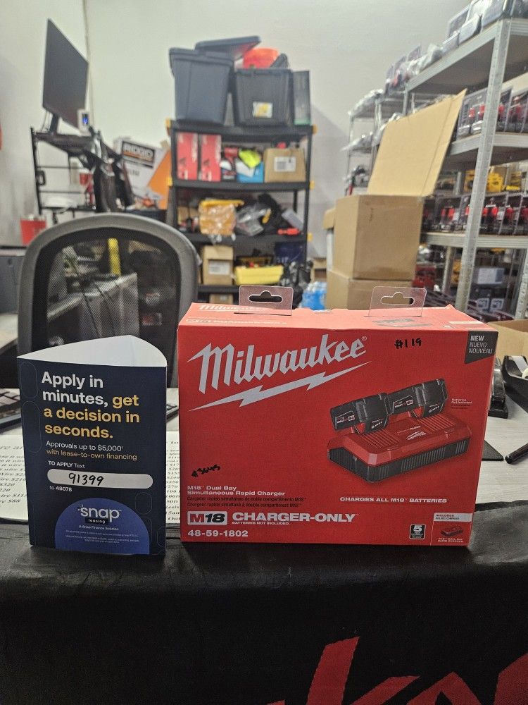 Milwaukee
M18 18-Volt Lithium-Ion Dual Bay Rapid Battery Charger
