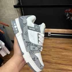 LV trainer Sneaker Monogram Denim