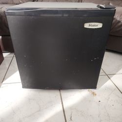 Haier Mini Fridge