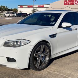 2013 Bmw M5  Clean Title Fully loaded