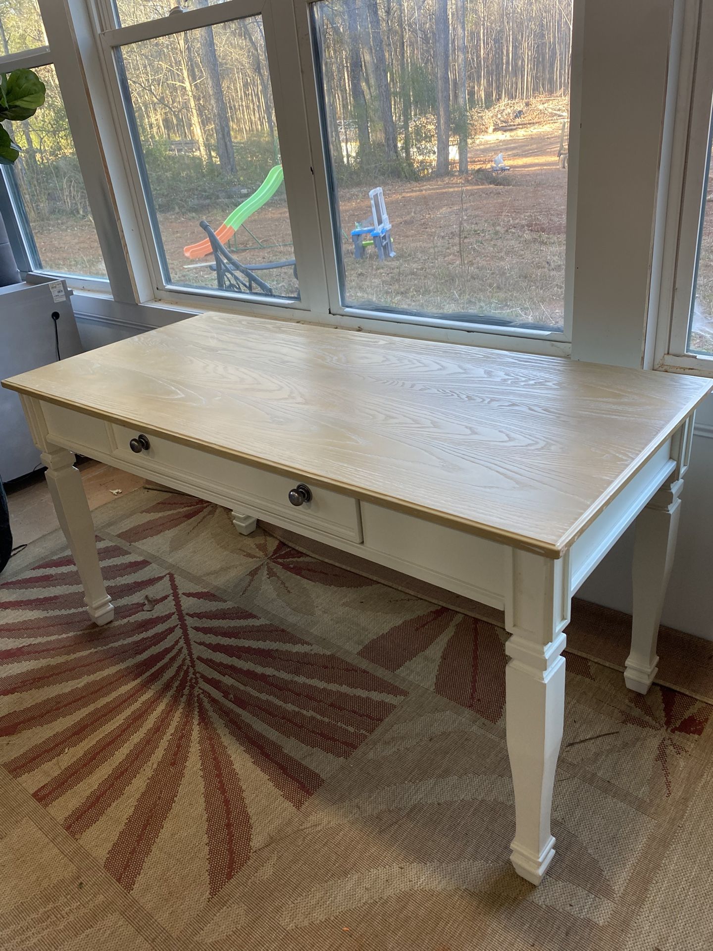 HOME OFFICE LARGE LEG DESK 60”x28” 31”H