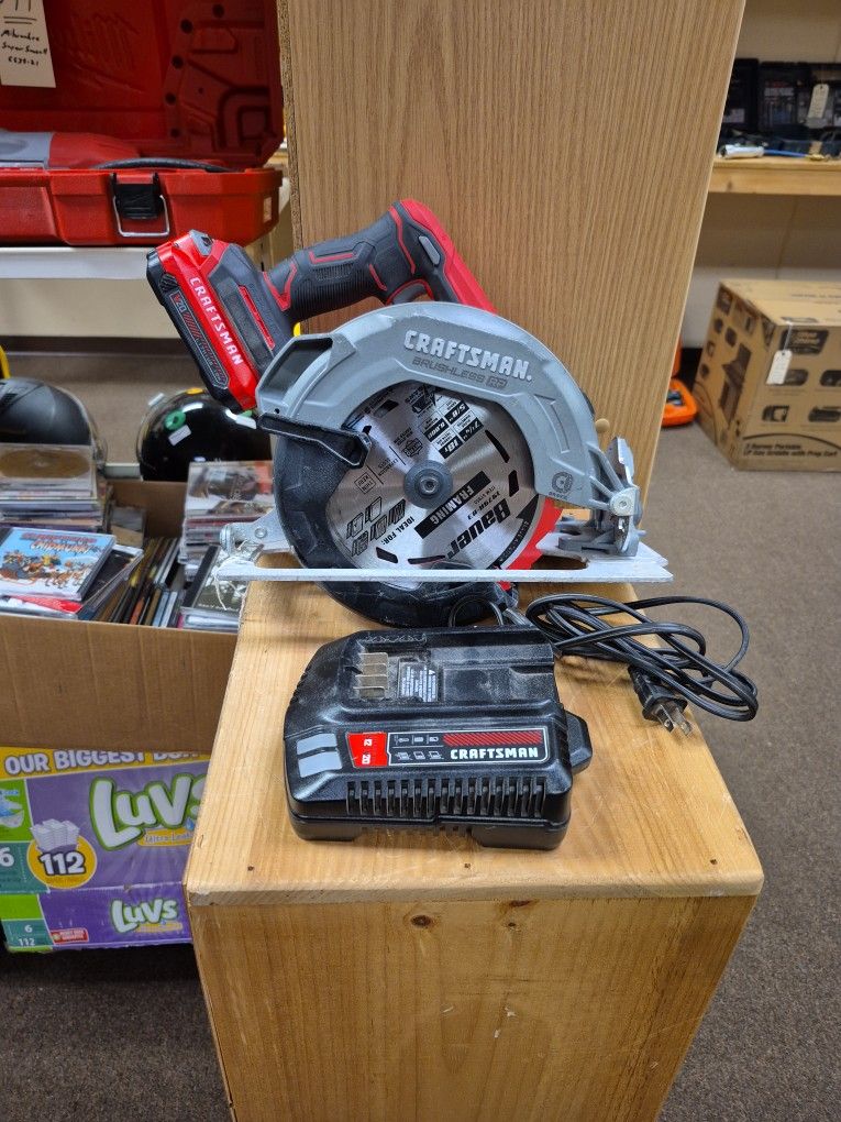 Craftsman 20 Volt Brushless Circular Saw With Battery And Charger CMCS551
