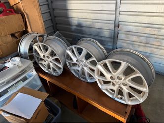 2012 Mazda 3 Stock rims 17 inch