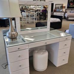 Makeup Vanity White 