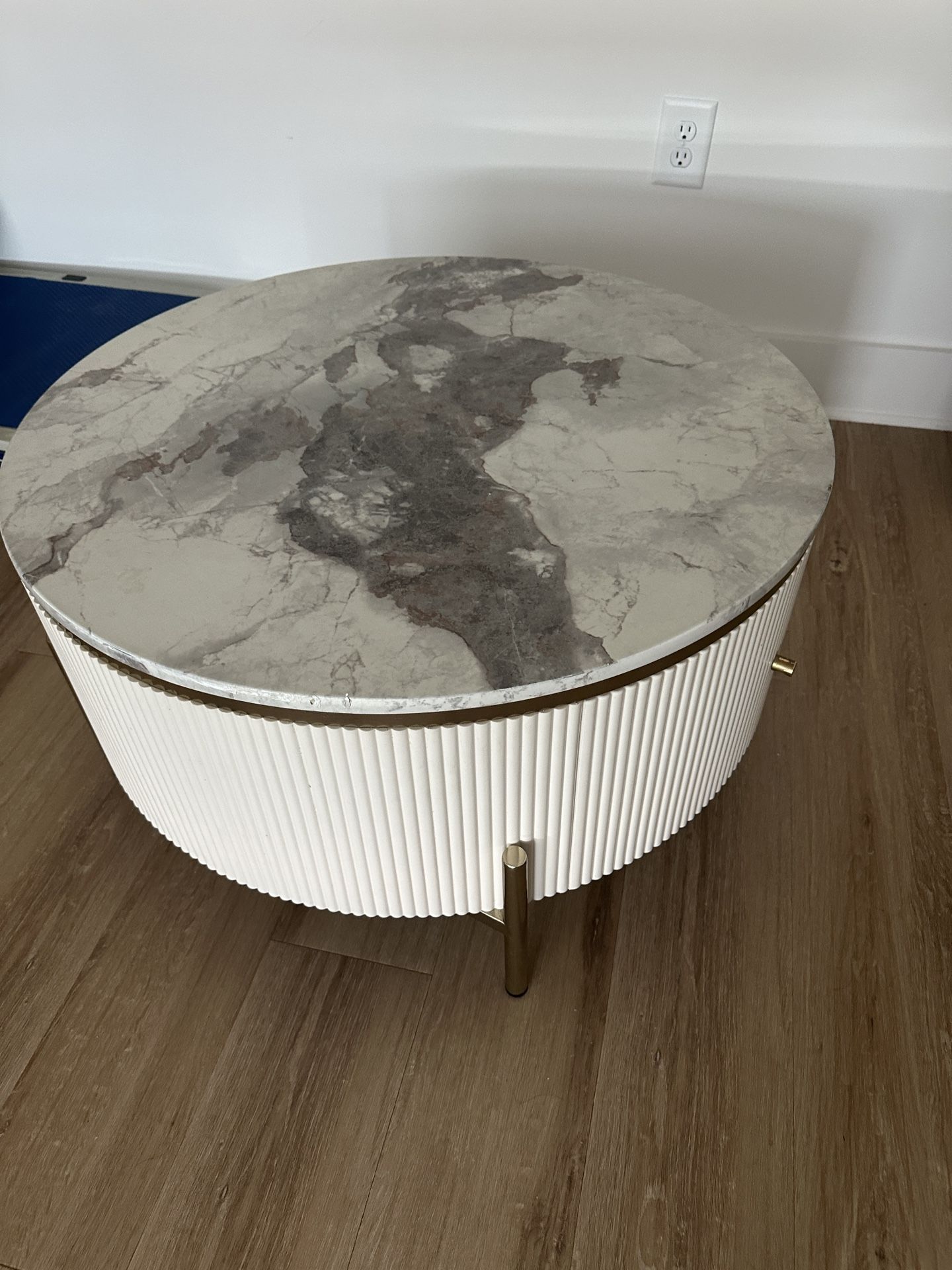 Round Cream And  Marble Coffee Table